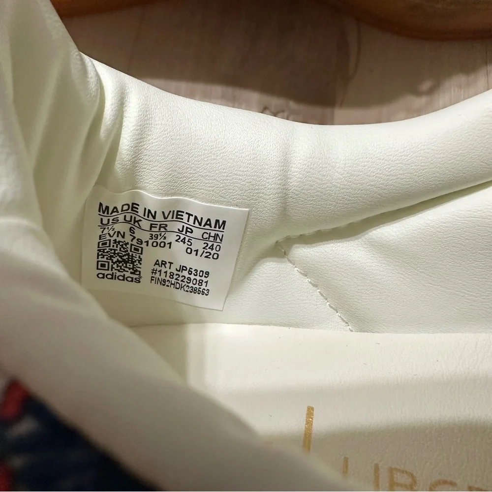 NWT Adidas GAZELLE INDOOR X LIBERTY LONDON SHOES
Size 7.5 - Picture 9 of 10